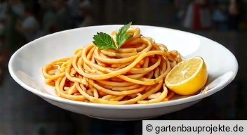 Servieren der Spaghetti al Limone: Die finale Präsentation -
